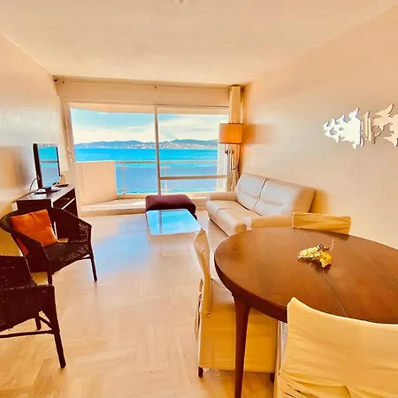 Apartment Diana Vue Mer Face Plage Saint-Raphael (Var)